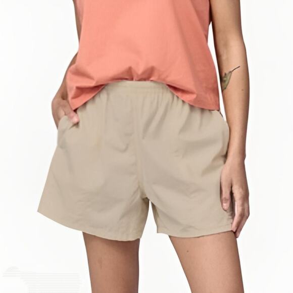 Patagonia Womens Funhoggers 4" Shorts Undyed Natural Size XL NWT - Picture 1 of 10
